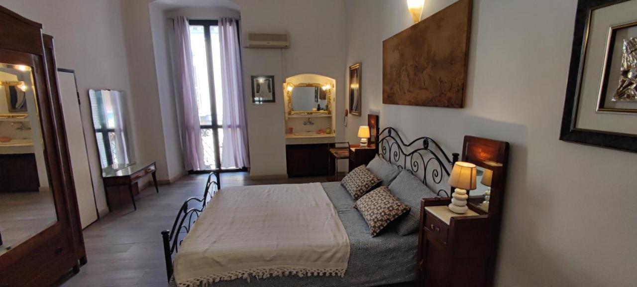 Very Central Apartment, By Shops, Bars, Restaurants Bari Luaran gambar