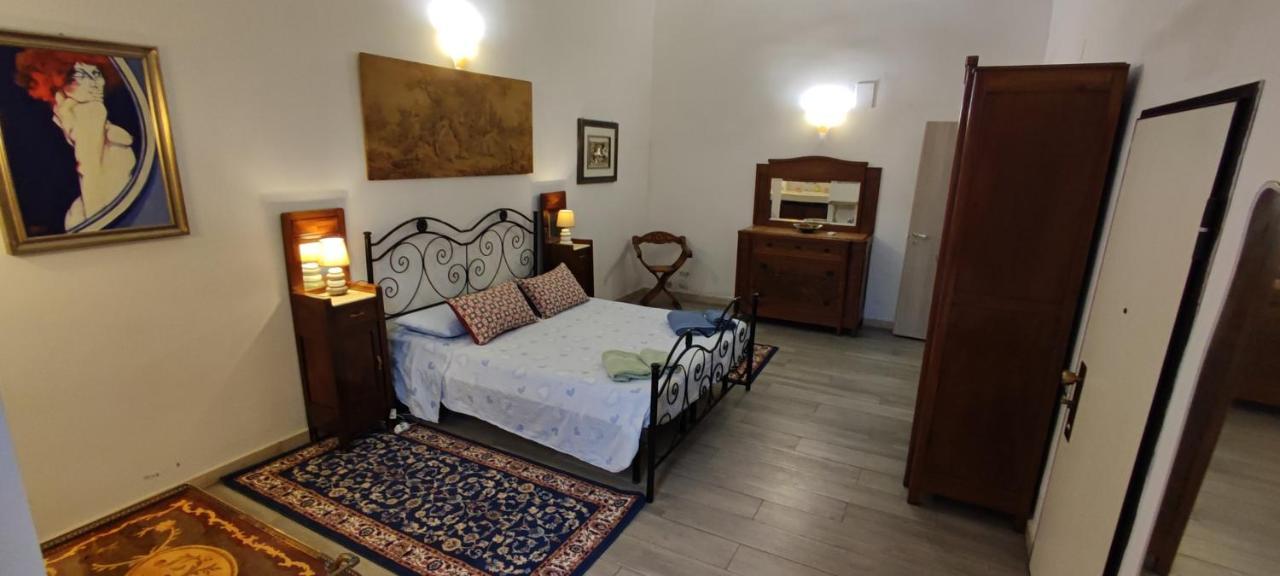 Very Central Apartment, By Shops, Bars, Restaurants Bari Luaran gambar