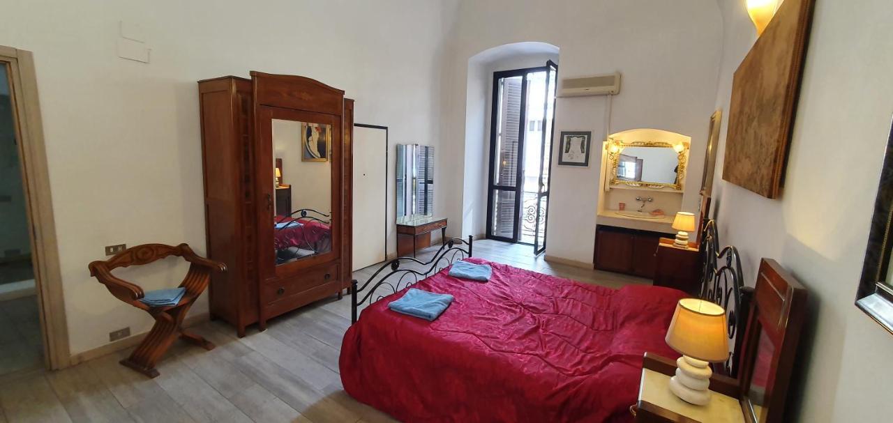Very Central Apartment, By Shops, Bars, Restaurants Bari Luaran gambar