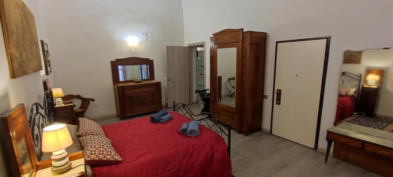 Very Central Apartment, By Shops, Bars, Restaurants Bari Luaran gambar